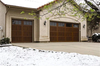 Двері для каретки зі склопластику